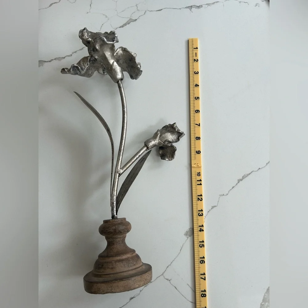 Handmade Welded Metal Flower Sculpture on Wood Base Rustic Industrial Art Decor - Picture 6 of 6